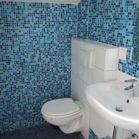 Ferienwohnung Am Schloss Eller - Karlsruher Strasse Apartamento