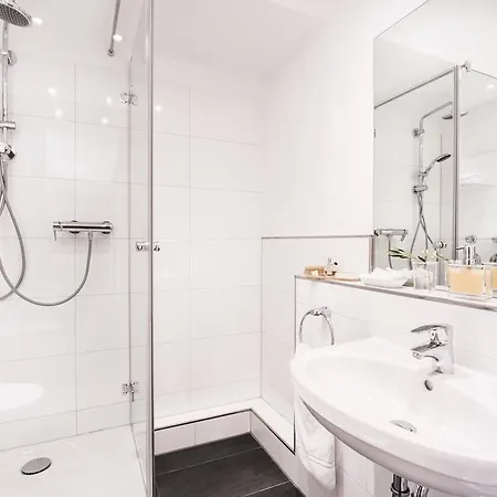 Parkside House Aparthotel 2*