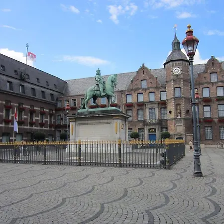 Altduesseldorf 3*