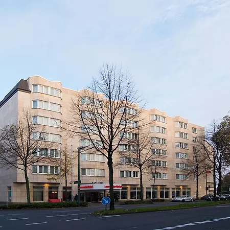 Leonardo Center 4*