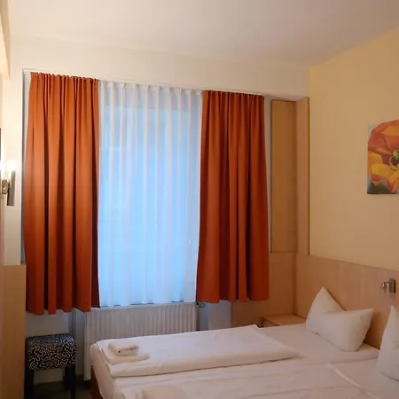 CENTRAL Hotel Duesseldorf 3*