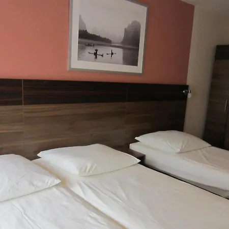 Altduesseldorf Hotel 3*