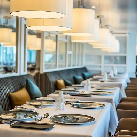 船上ホテル Fairtours Hotelschiff Asara***** デュッセルドルフ