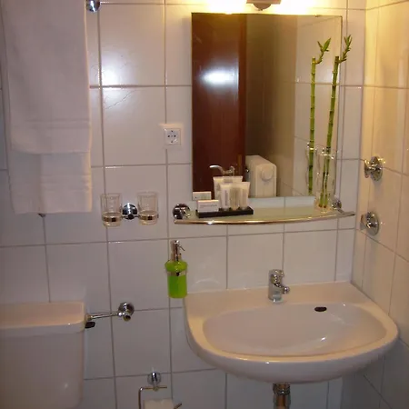Eu Centralhotel Im Toennchen Gasthuis