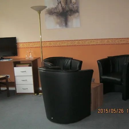 Eu Centralhotel Im Toennchen 2*