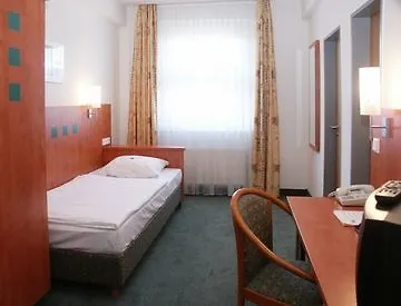 Stadthotel فندق 3*