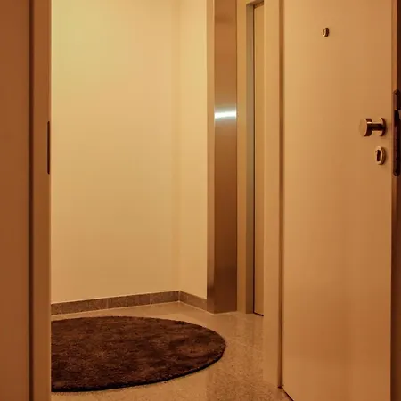 Bluestone Boarding Appart hôtel 4*