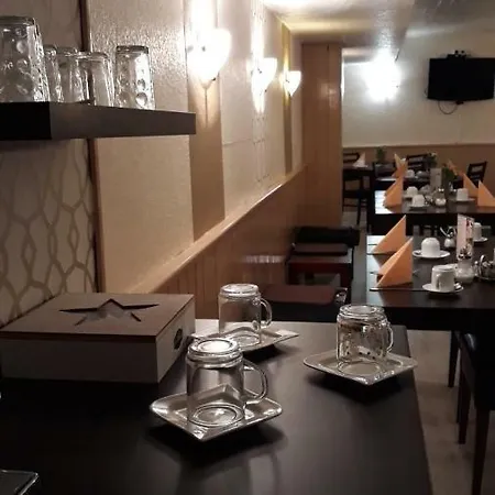 Gasthuis Eu Centralhotel Im Toennchen 2*