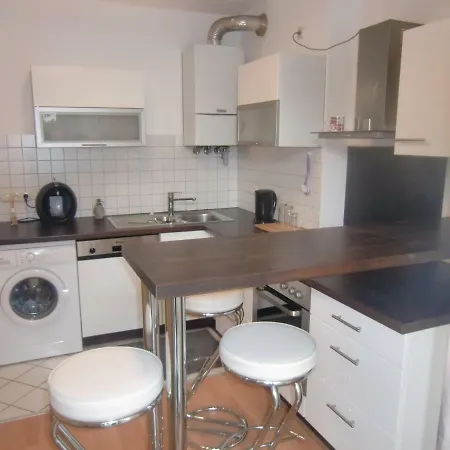 Apartment Rethelstrasse 97 *