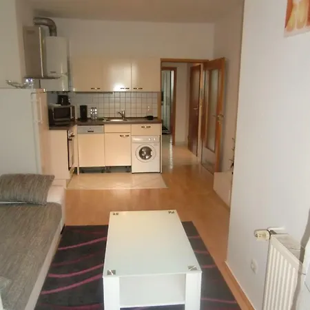 Apartment Rethelstrasse 97