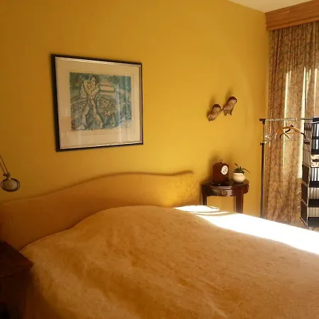 Проживание в семье Luxurioeses Doppelzimmer In Oberkassel *