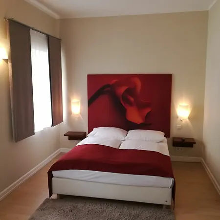 Ξενοδοχείο με διαμερίσματα Living Am Carlsplatz 4*