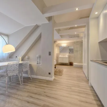 Ξενοδοχείο με διαμερίσματα Living Am Carlsplatz