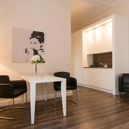 Living Am Carlsplatz 4* Ντίσελντορφ