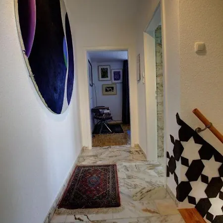 Gæstehus Air Boardinghouse Tulip Stockum, Zu Fuss - 3 Minuten Zur Messe