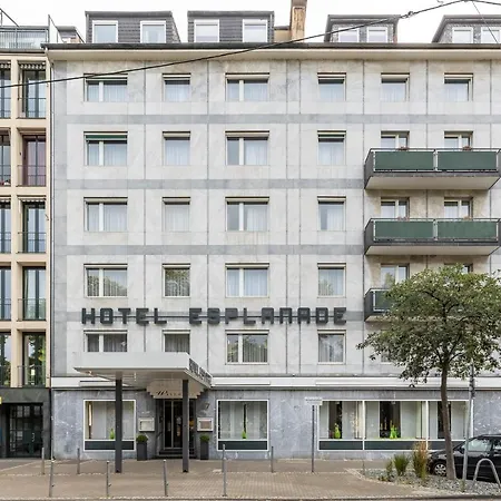 호텔 Trip Esplanade, 4*