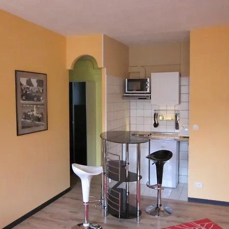 Pitstop & Boardinghouse * Düsseldorf