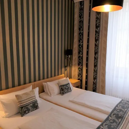 Hotell Engelbert 3*