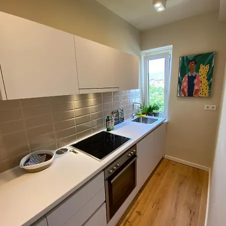 Himmelbett-studio über Düsseldorf, Neu Apartment *