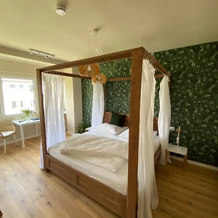 Apartment Himmelbett-studio über Düsseldorf, Neu *