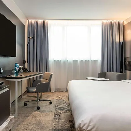 ホテル Novotel Airport デュッセルドルフ