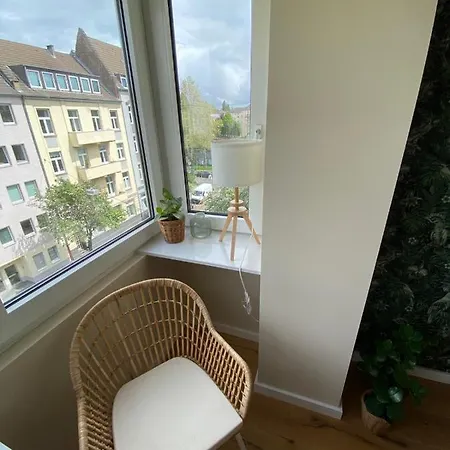 Apartment Himmelbett-studio über Düsseldorf, Neu Düsseldorf