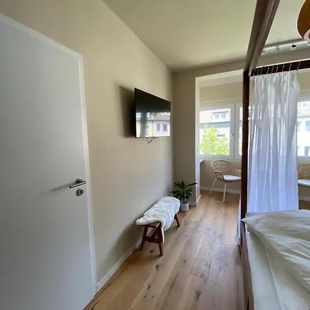 Apartment Himmelbett-studio über Düsseldorf, Neu Düsseldorf