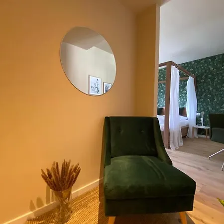 Apartment Himmelbett-studio über Düsseldorf, Neu