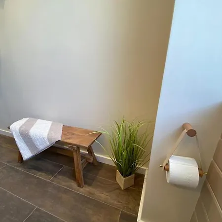 Apartment Himmelbett-studio über Düsseldorf, Neu