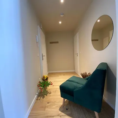 Himmelbett-studio über Düsseldorf, Neu * Düsseldorf