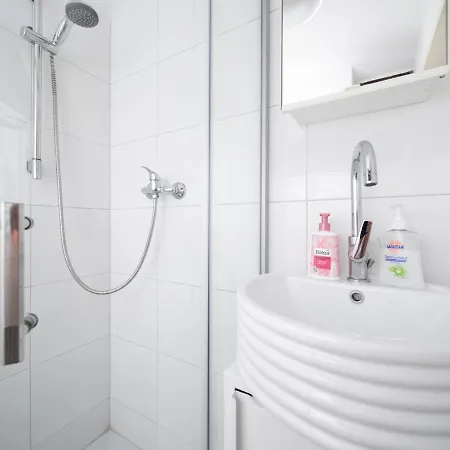 Studio Rosso - Zentral - Altstadt - Balkon - Messe Apartment Dusseldorf