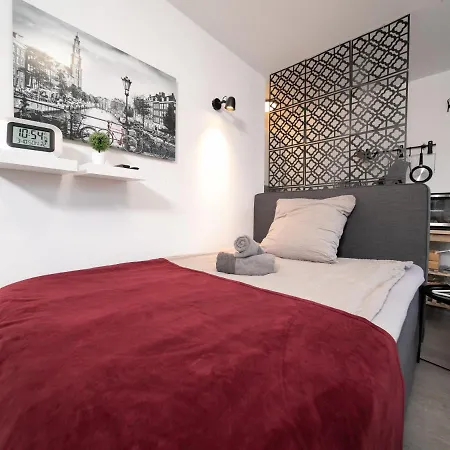 Apartment Studio Rosso - Zentral - Altstadt - Balkon - Messe