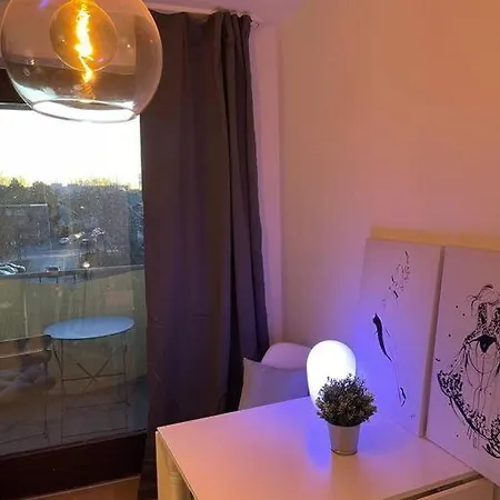Apartment Schickes Mit Balkon In *