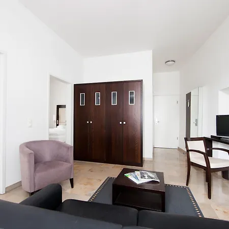 Burns Art Hotel 4*