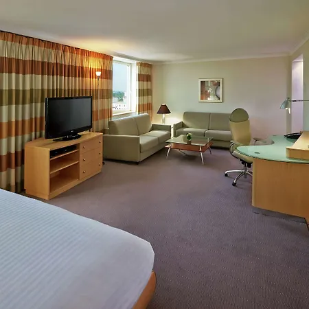 Hilton מלון