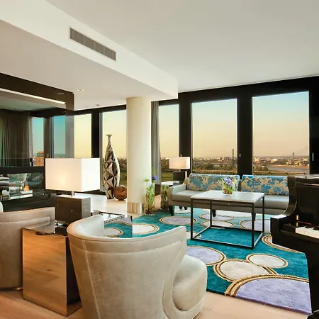 Hyatt Regency 5*