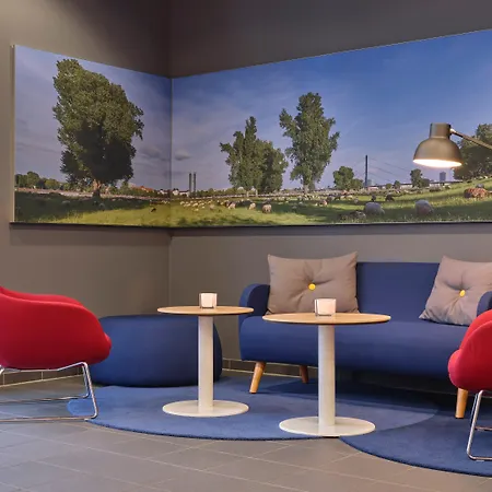 Hotel Holiday Express - City North By Ihg 3*