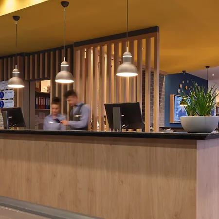 Holiday Express - City North By Ihg Hotel 3*