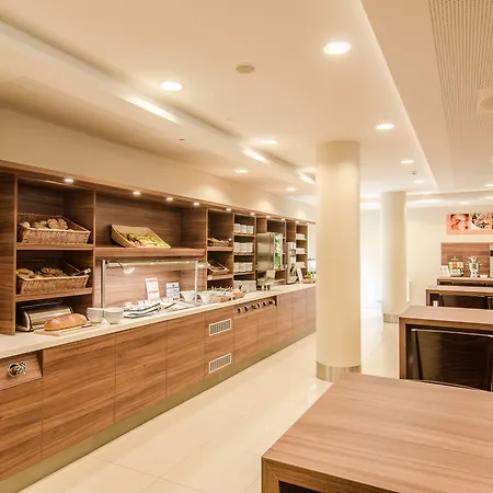 Express Hotel 3*