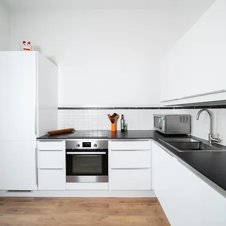 White 60 Qm - Zentral - Balkon - Messe 아파트