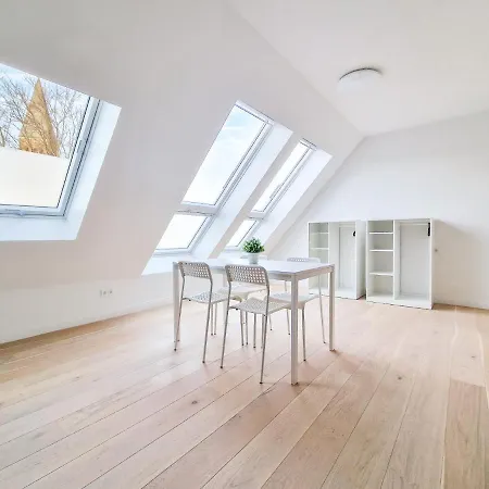 Appartement Raj Living - With 1 Or 2 - 15 Min To Messe Dus And Old Town Dus
