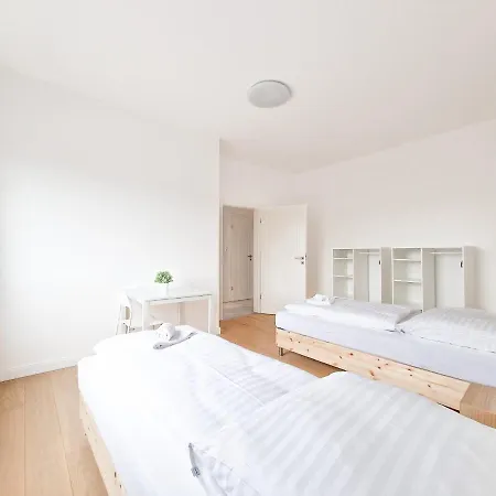 Raj Living - With 1 Or 2 - 15 Min To Messe Dus And Old Town Dus Appartement Düsseldorf