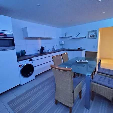 3 - Keine Party ! 6 Personen Apartment Dusseldorf
