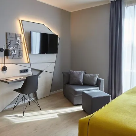 Aparthotel Candlewood Airport By Ihg