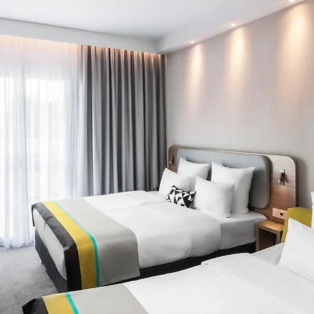Express - Hauptbahnhof, An Ihg Hotel