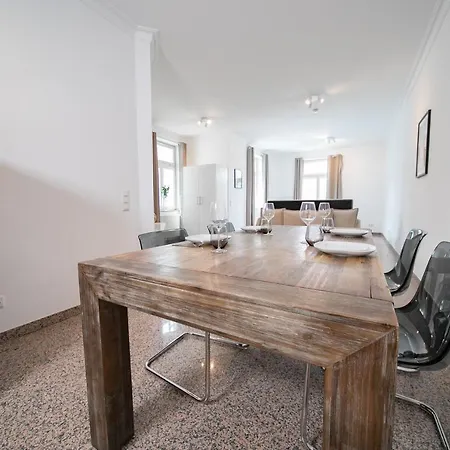 Apartment Favorite Stays - And - *