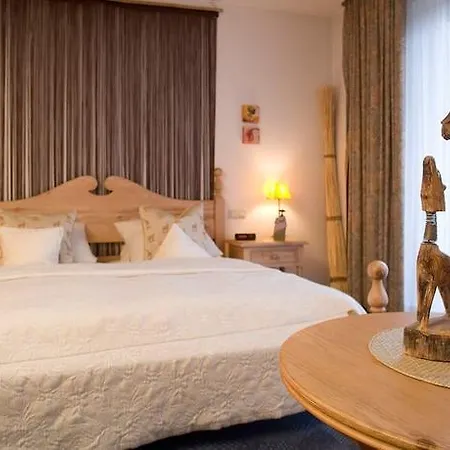 Hotel Lessing 4*
