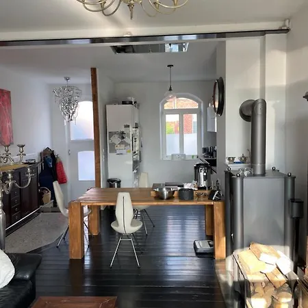 Apartamento Denkmalgeschuetztes Schmuckstueck Düsseldorf
