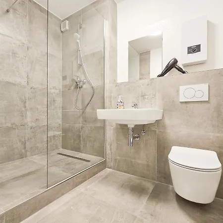 Raj Living - 2 Or 3 - 15 Min Zur Messe Dus & 10 Min Old Town Dus