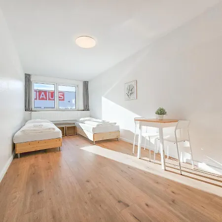Appartamento Raj Living - 2 Or 3 - 15 Min Zur Messe Dus & 10 Min Old Town Dus